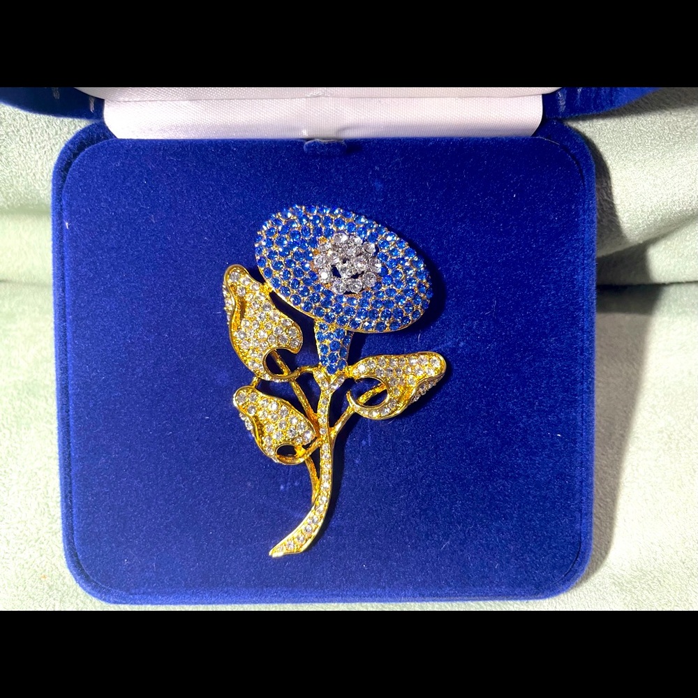 Camrose & Kross Jacqueline Kennedy reproduction floral brooch